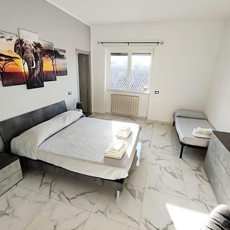 Intero Appartamento Casa Vacanze "Il Pino" Roma Infernetto Exterior photo
